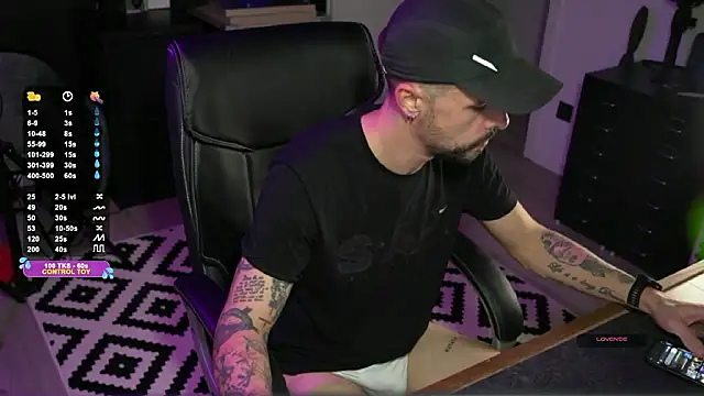 Snapshot of monsieurguitsxxx chatting on January 12, 2026, 5:42 pm monsieurguitsxxx online show from January 12, 2026, 5:42 pm