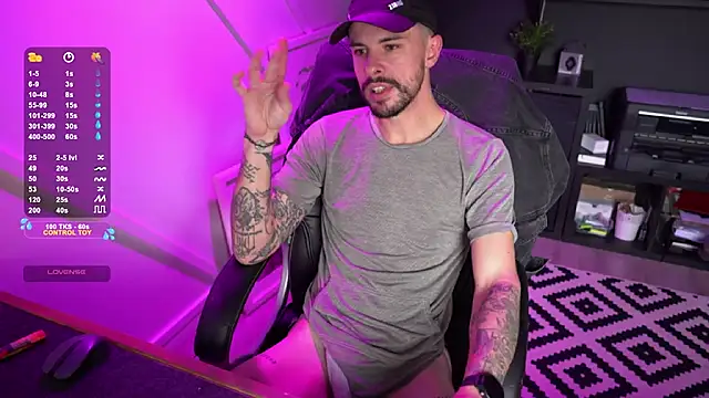 Snapshot of monsieurguitsxxx chatting on December 16, 2025, 1:37 pm monsieurguitsxxx online show from December 16, 2025, 1:37 pm