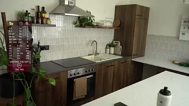 monsieurguitsxxx online show from April 7, 2026, 2:19 pm