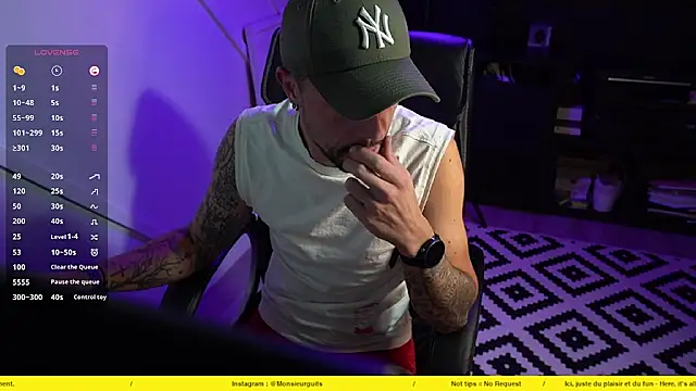 Snapshot of monsieurguitsxxx chatting on November 5, 2025, 7:28 pm monsieurguitsxxx online show from November 5, 2025, 7:28 pm