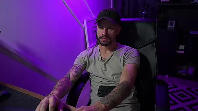 Snapshot of monsieurguitsxxx chatting on November 19, 2025, 1:38 am monsieurguitsxxx online show from November 19, 2025, 1:38 am