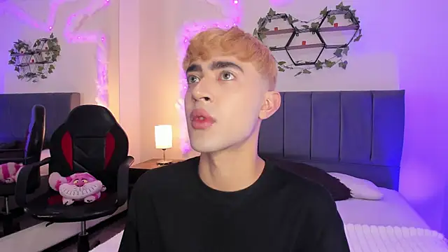 JustinCastiblanco online show from October 28, 2025, 11:31 am