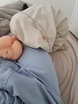 Snapshot of Mikadu95 chatting on October 22, 2025, 10:15 am Mikadu95 online show from October 22, 2025, 10:15 am