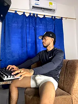 Kylian Alessandro online show from October 31, 2025, 12:02 pm