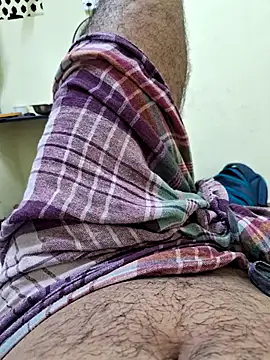 Snapshot of DesiVideo00 chatting on October 17, 2025, 4:31 pm DesiVideo00 online show from October 17, 2025, 4:31 pm