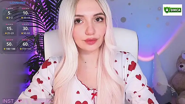 cute cake online show from December 15, 2025, 8:09 am