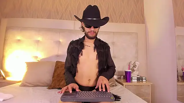 Snapshot of Liam_Samderz chatting on October 18, 2025, 11:56 am Liam Samderz online show from October 18, 2025, 11:56 am