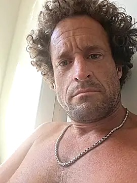 shainnfk online show from October 16, 2025, 9:34 pm