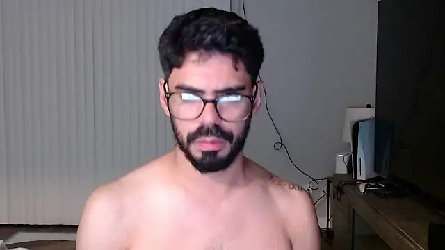 YaniEnvy online show from April 24, 2026, 1:51 am