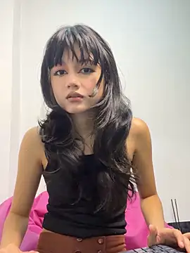 Snapshot of AnaisXoXo chatting on October 19, 2025, 12:13 am AnaisXoXo online show from October 19, 2025, 12:13 am