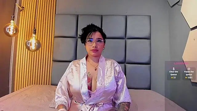 Snapshot of ISMALI_CASTILLO chatting on October 16, 2025, 12:19 am ISMALI CASTILLO online show from October 16, 2025, 12:19 am