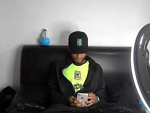 AXionX online show from December 5, 2025, 9:23 pm