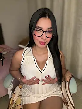 MiaSofia   online show from February 27, 2026, 4:45 am