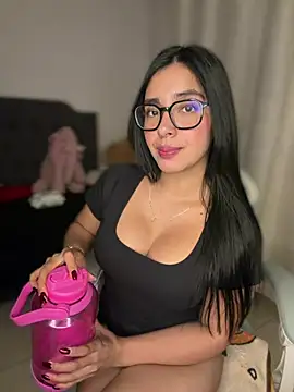 MiaSofia   online show from May 4, 2026, 5:55 am