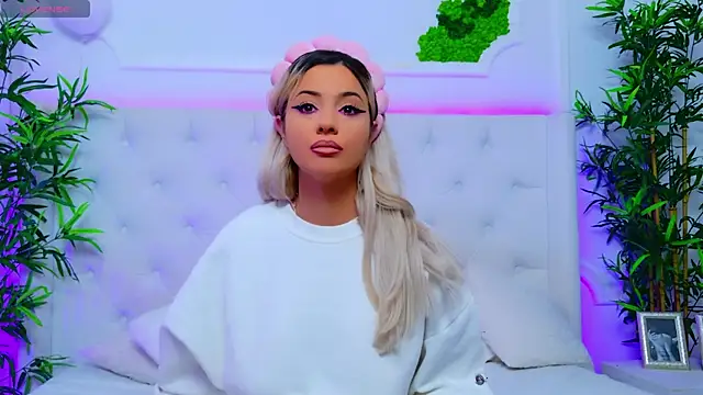 AriannaSins online show from October 1, 2025, 12:31 pm