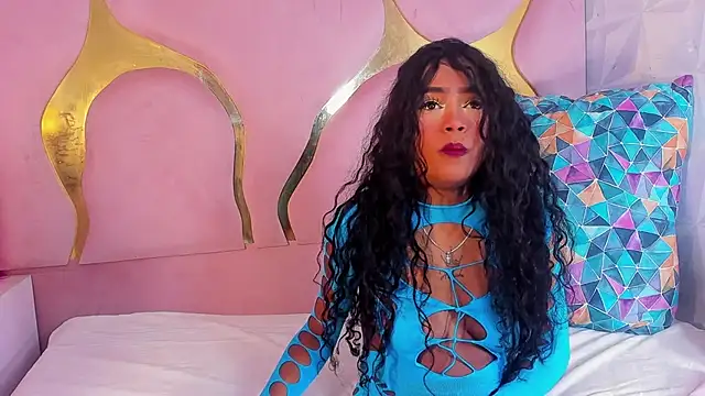 Snapshot of camilaqueenh chatting on October 19, 2025, 1:52 am camilaqueenh online show from October 19, 2025, 1:52 am