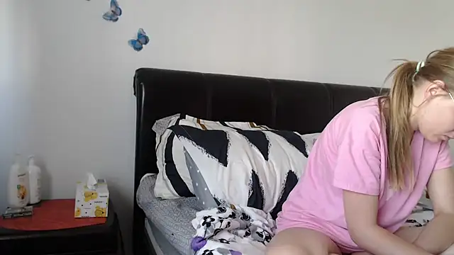 Snapshot of SandyCassie chatting on June 18, 2026, 5:50 am SandyCassie online show from June 18, 2026, 5:50 am
