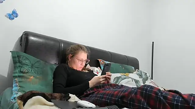 SandyCassie online show from March 27, 2026, 8:54 pm