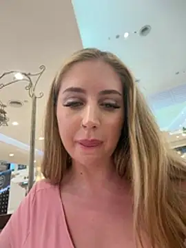 Amiraxevans online show from July 23, 2026, 8:33 am