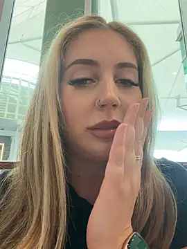 Amiraxevans online show from July 17, 2026, 8:22 am