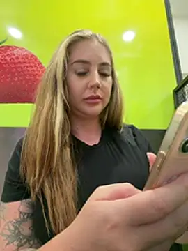Amiraxevans online show from July 24, 2026, 8:21 am