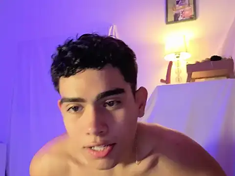 Snapshot of Yamilk101 chatting on January 15, 2026, 10:35 pm Yamilk101 online show from January 15, 2026, 10:35 pm