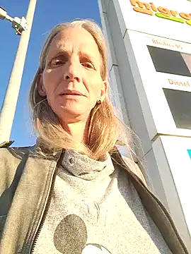 Snapshot of Cheryl_F chatting on April 30, 2026, 5:53 pm Cheryl F online show from April 30, 2026, 5:53 pm