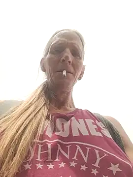 Snapshot of Cheryl_F chatting on June 8, 2026, 11:44 am Cheryl F online show from June 8, 2026, 11:44 am