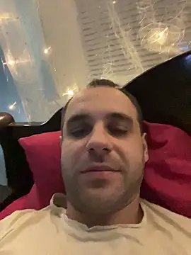 AndyLynn online show from November 8, 2025, 7:28 pm