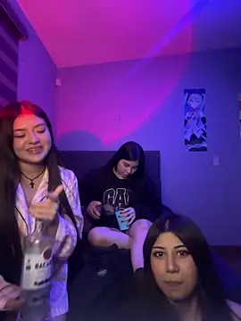 Snapshot of Bzzy01 chatting on October 15, 2025, 10:12 am Bzzy01 online show from October 15, 2025, 10:12 am