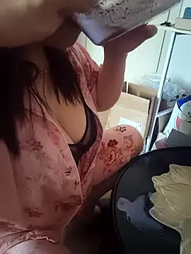 xiaooxuu online show from October 19, 2025, 1:41 am