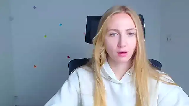 Emma Moonlightt online show from October 26, 2025, 6:19 pm