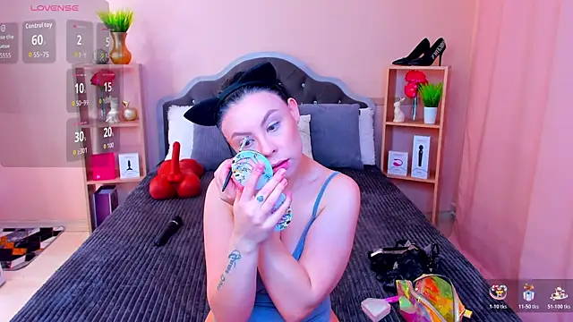 ChloeBrut online show from November 10, 2025, 12:37 am