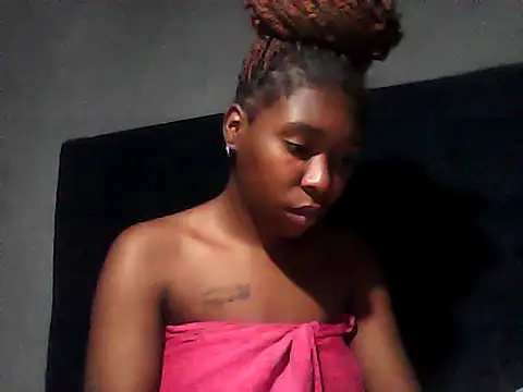 sexysmalldaily04 online show from October 19, 2025, 1:52 am