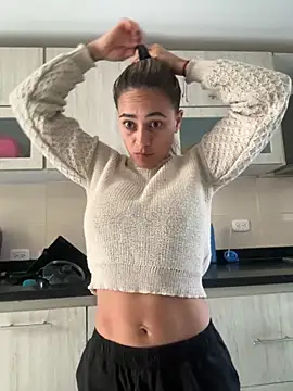 valentina herrrera online show from October 27, 2025, 8:43 pm