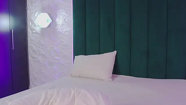 AliceLune online show from March 1, 2026, 1:11 pm