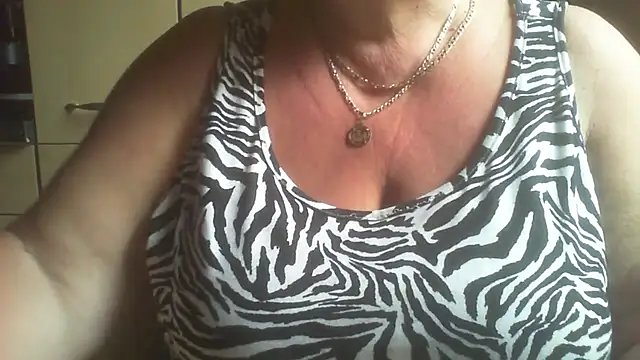 Snapshot of zaubermaeuschen66 chatting on May 7, 2026, 8:07 am zaubermaeuschen66 online show from May 7, 2026, 8:07 am