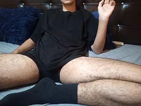 esmermoon online show from February 15, 2026, 11:47 pm