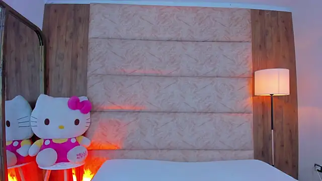 Antonella Russo1 online show from December 4, 2025, 1:10 pm