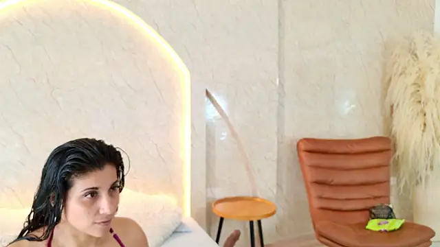 Antonella Russo1 online show from April 10, 2026, 1:07 pm