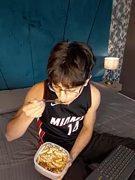 Aaron Eze online show from March 10, 2026, 12:42 pm