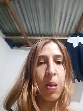 Caperuza08 online show from October 15, 2025, 8:17 pm