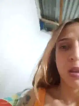 Caperuza08 online show from October 19, 2025, 6:54 pm