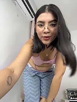 Snapshot of Julietalcl chatting on March 3, 2026, 2:18 am Julietalcl online show from March 3, 2026, 2:18 am