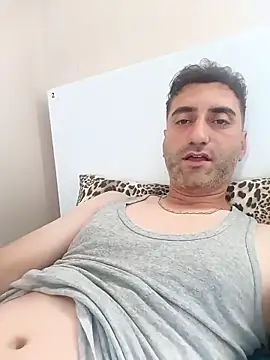ahmetblk95 online show from May 17, 2026, 11:10 am