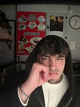 Snapshot of emir343475 chatting on February 11, 2026, 9:36 pm emir343475 online show from February 11, 2026, 9:36 pm