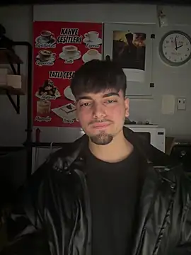 Snapshot of emir343475 chatting on March 3, 2026, 11:01 pm emir343475 online show from March 3, 2026, 11:01 pm