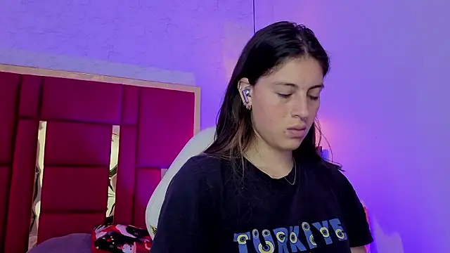 moon winy online show from March 15, 2026, 11:28 am