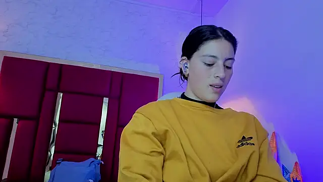 moon winy online show from March 31, 2026, 11:23 am