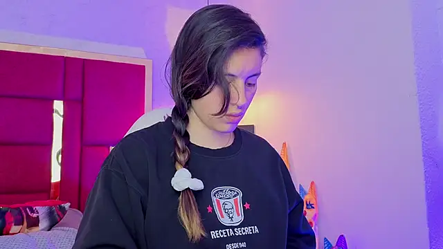 moon winy online show from March 9, 2026, 11:58 am